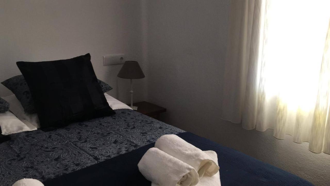 טאולאדה 4 Persoons Bungalow Met Gemeenschappelijk Zwembad מראה חיצוני תמונה