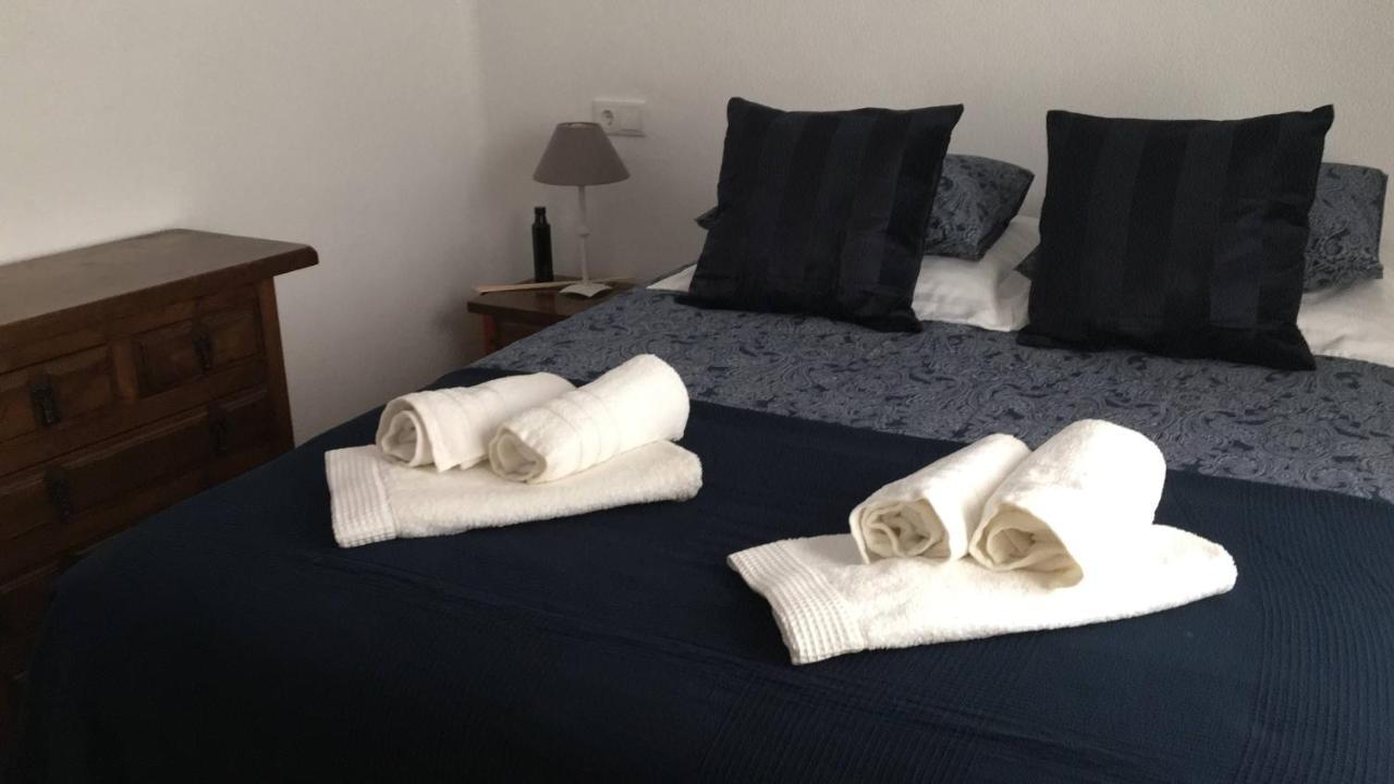טאולאדה 4 Persoons Bungalow Met Gemeenschappelijk Zwembad מראה חיצוני תמונה