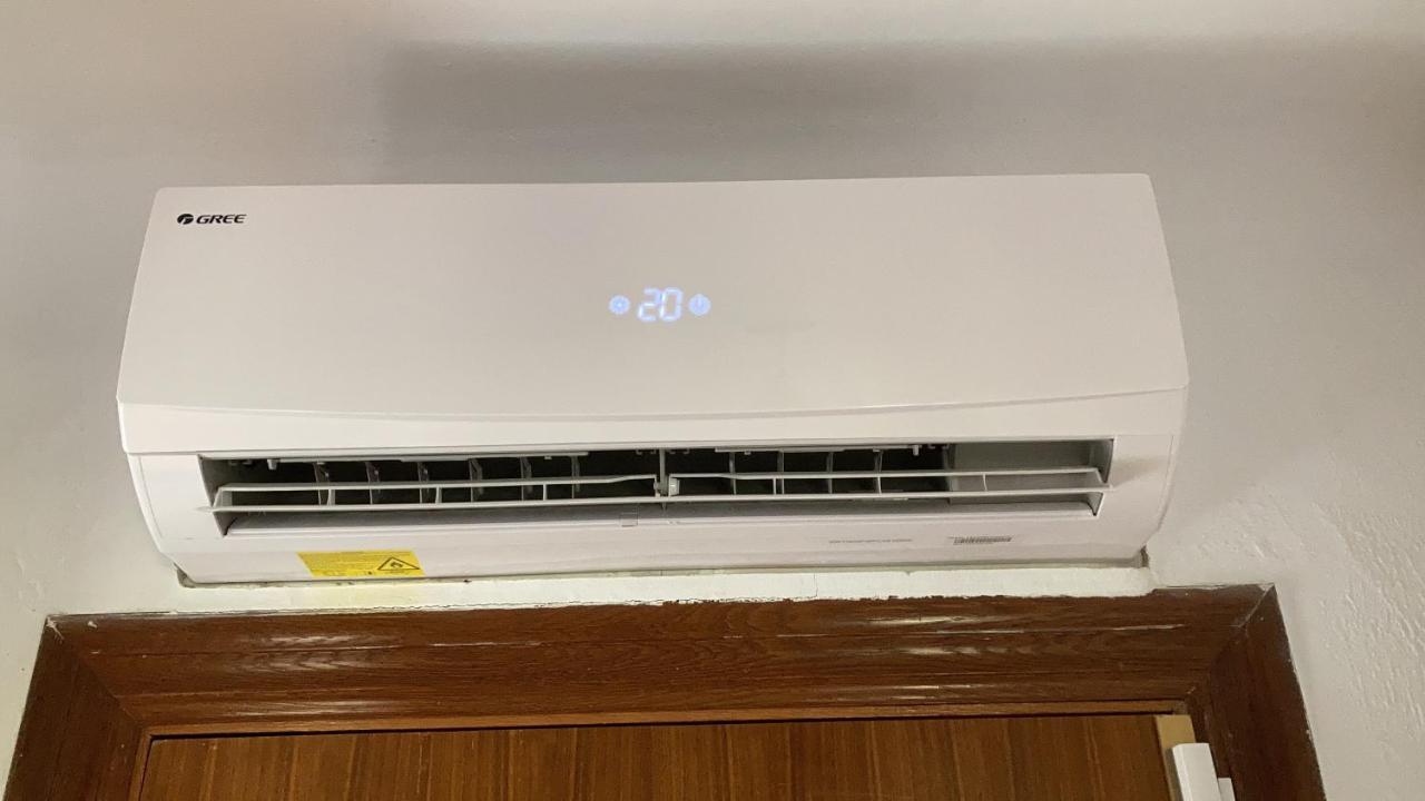 טאולאדה 4 Persoons Bungalow Met Gemeenschappelijk Zwembad מראה חיצוני תמונה