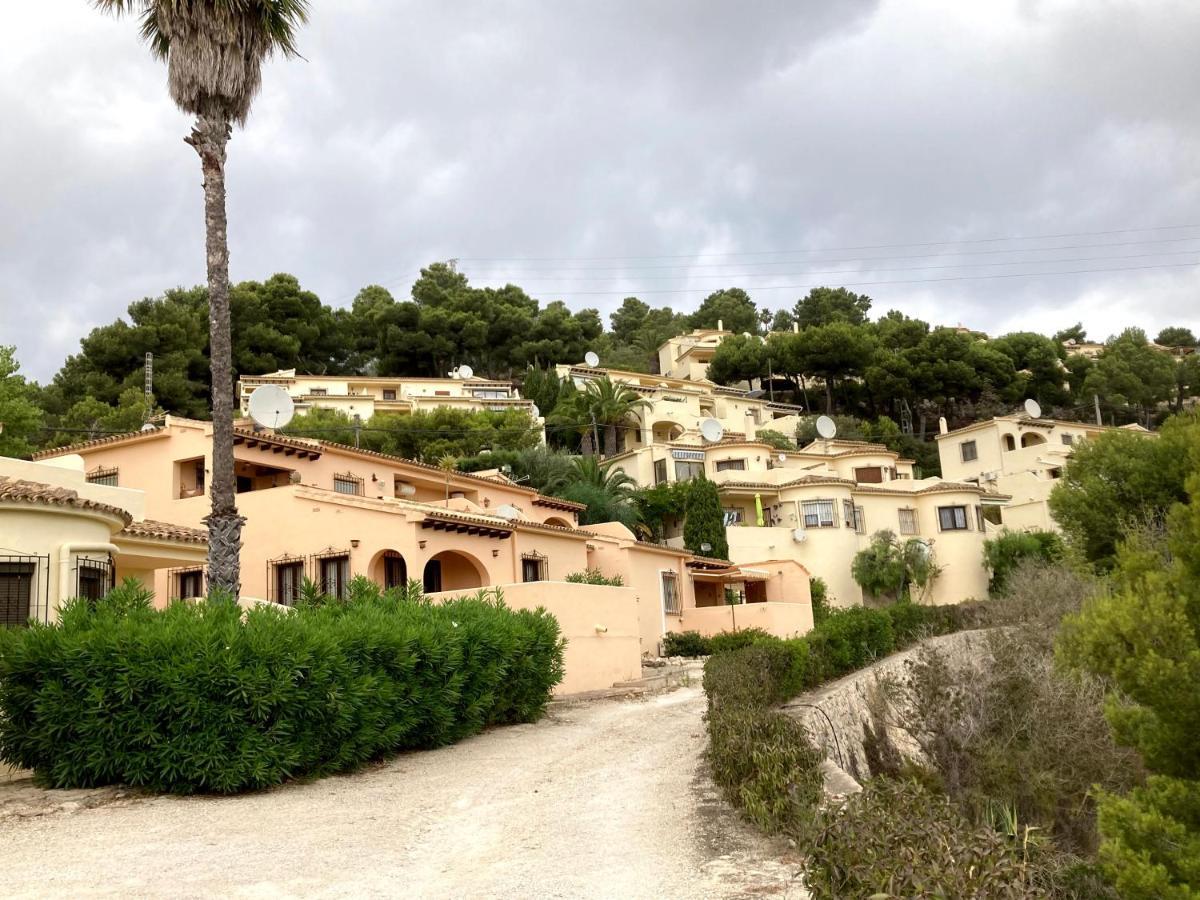 טאולאדה 4 Persoons Bungalow Met Gemeenschappelijk Zwembad מראה חיצוני תמונה
