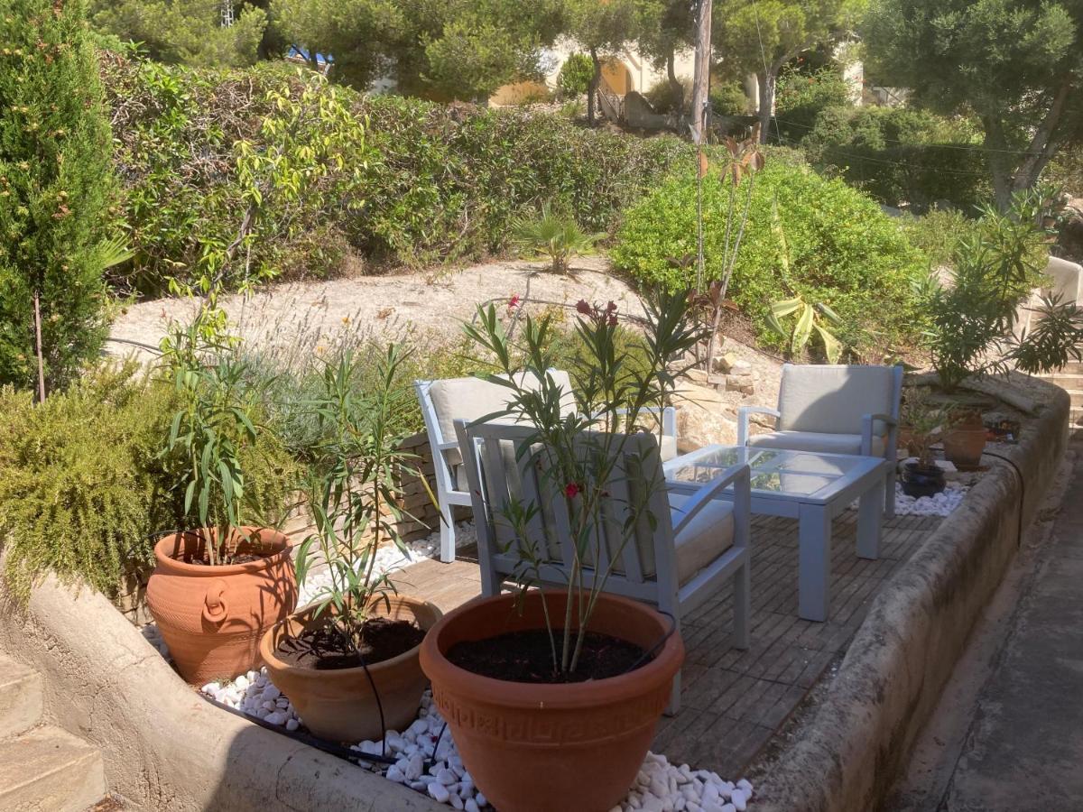 טאולאדה 4 Persoons Bungalow Met Gemeenschappelijk Zwembad מראה חיצוני תמונה